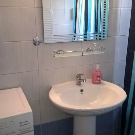 On Sokrati * Vrahati