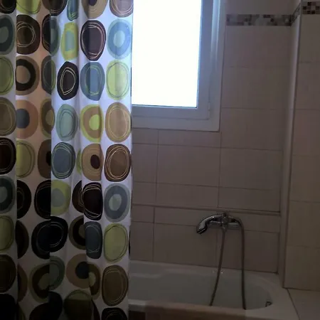 On Sokrati * Vrahati