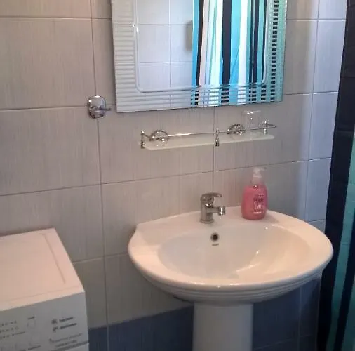 On Sokrati * Vrahati